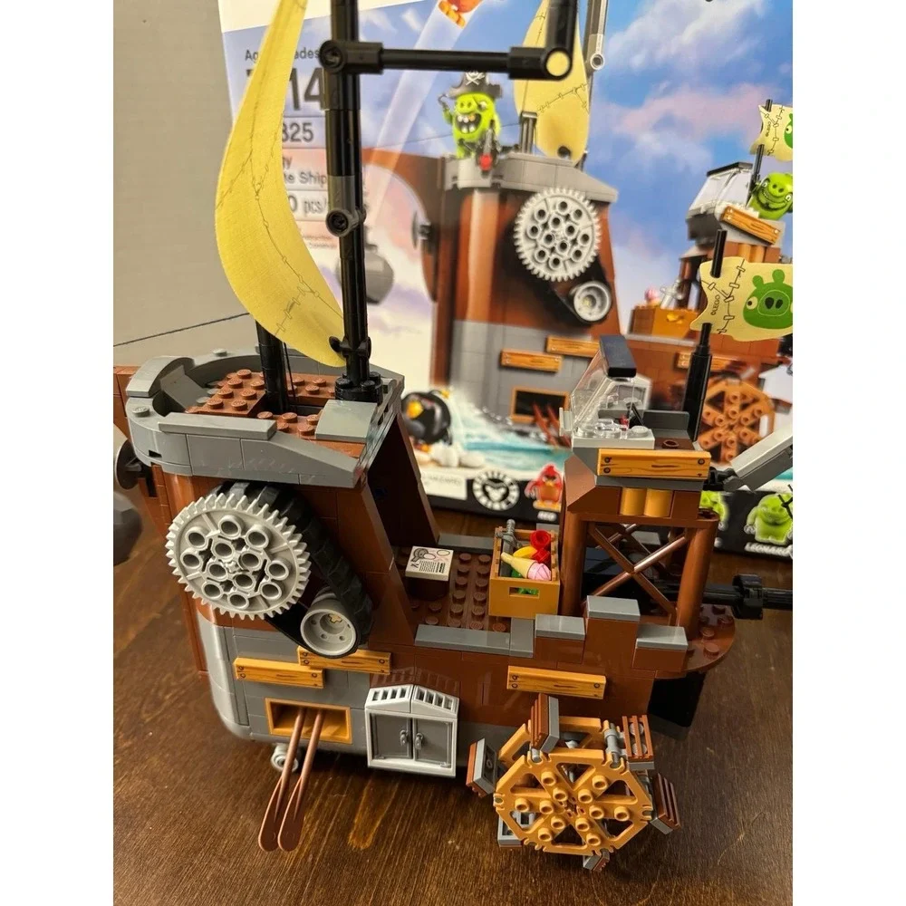 LEGO The Angry Birds Movie 75825 Piggy Pirate Ship 100% Complete w/Box No Manual